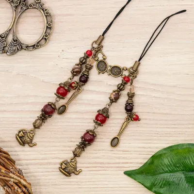Scissor Fob “Vintage Kitchen” Bronzy Metal Color Fittings