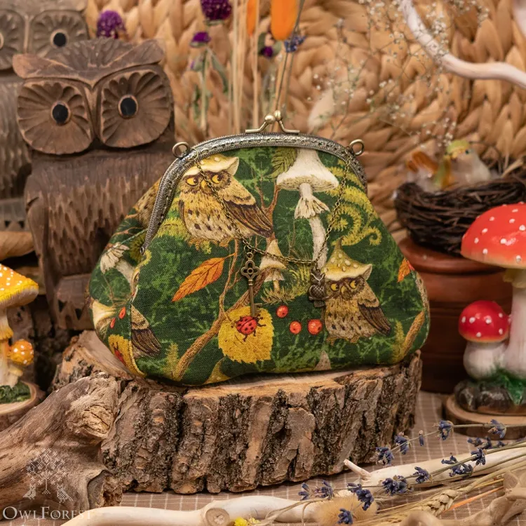 “Mushroom Owl” Cotton Kiss Clasp Pouch