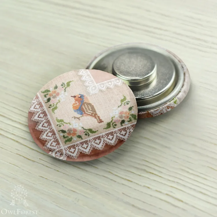 Magnet Needle Minder “Lace Framed Robin”
