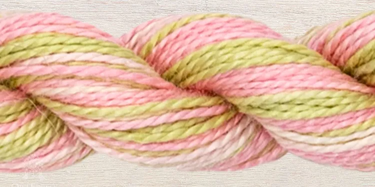 Perle Owlforest 3704 — “Peony Bud”
