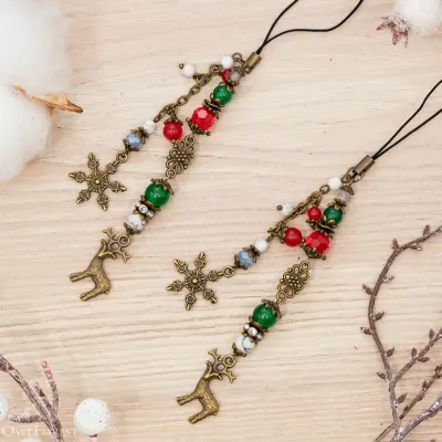 Scissor Fob “Snowy Winter” Bronzy Metal Color Fittings