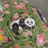 Digital embroidery chart “Pandas Qaker Ball”